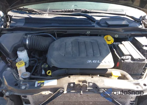 2015 Chrysler Town & Country Limited Platinum из США, поврежденный, VIN 2C4RC1GGXFR630260